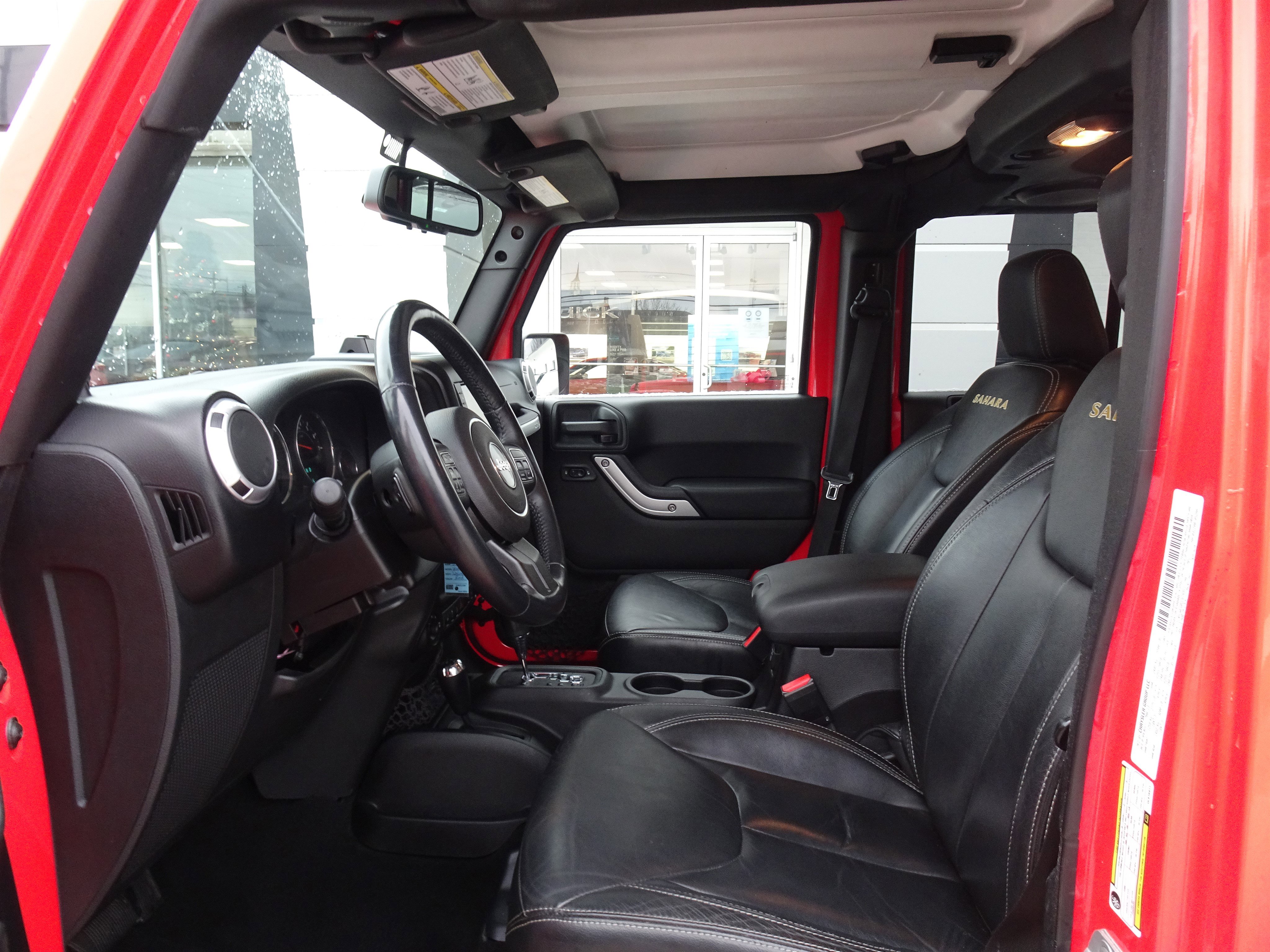 Used 2013 Jeep Wrangler Unlimited Sahara w/ Connectivity Group image 9