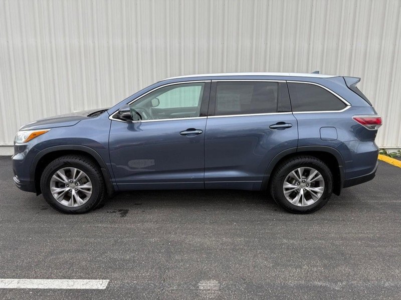 Used 2015 Toyota Highlander XLE image 2