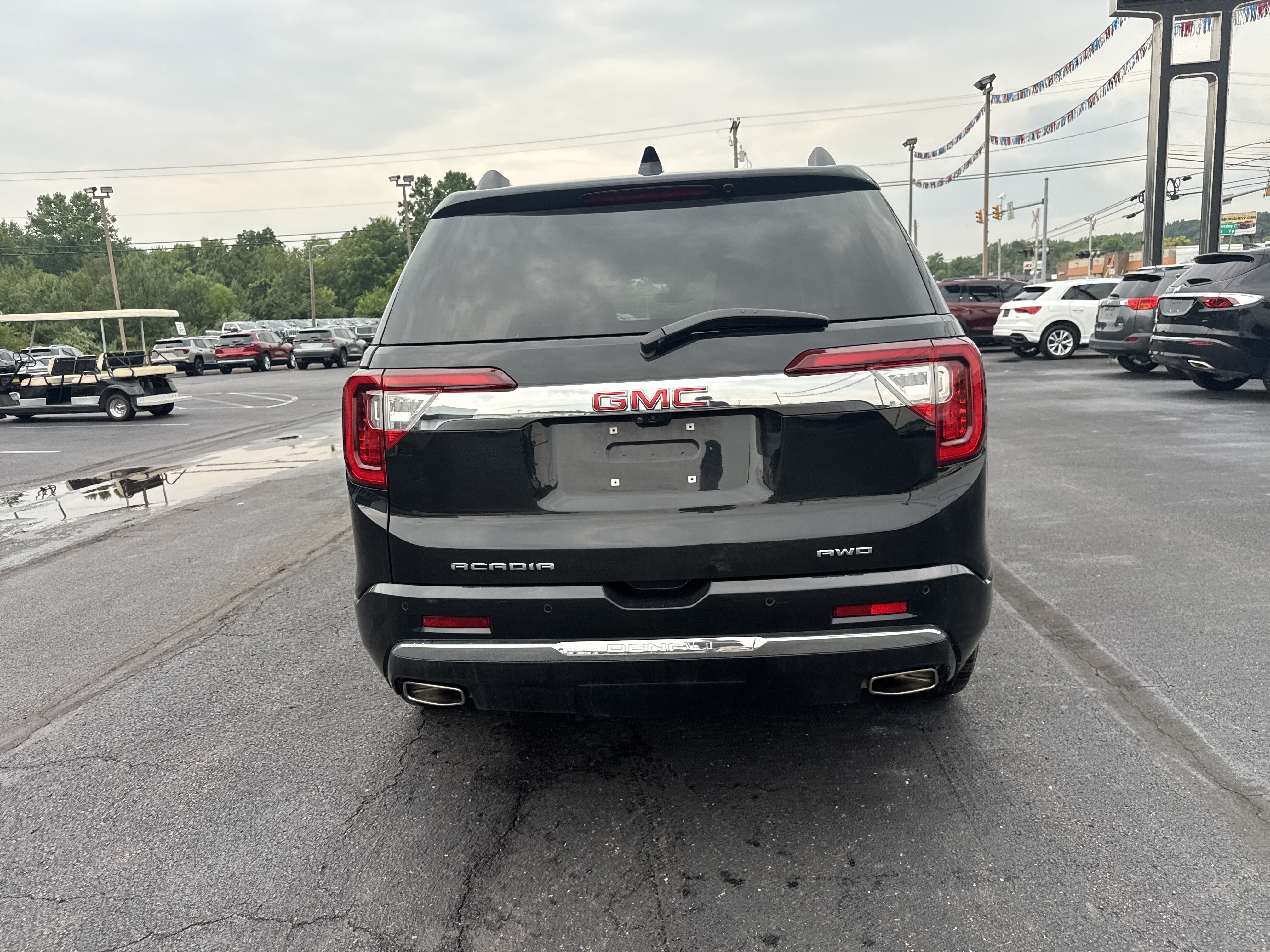 Used 2023 GMC Acadia Denali w/ Denali Ultimate Package AWD/4WD image 4