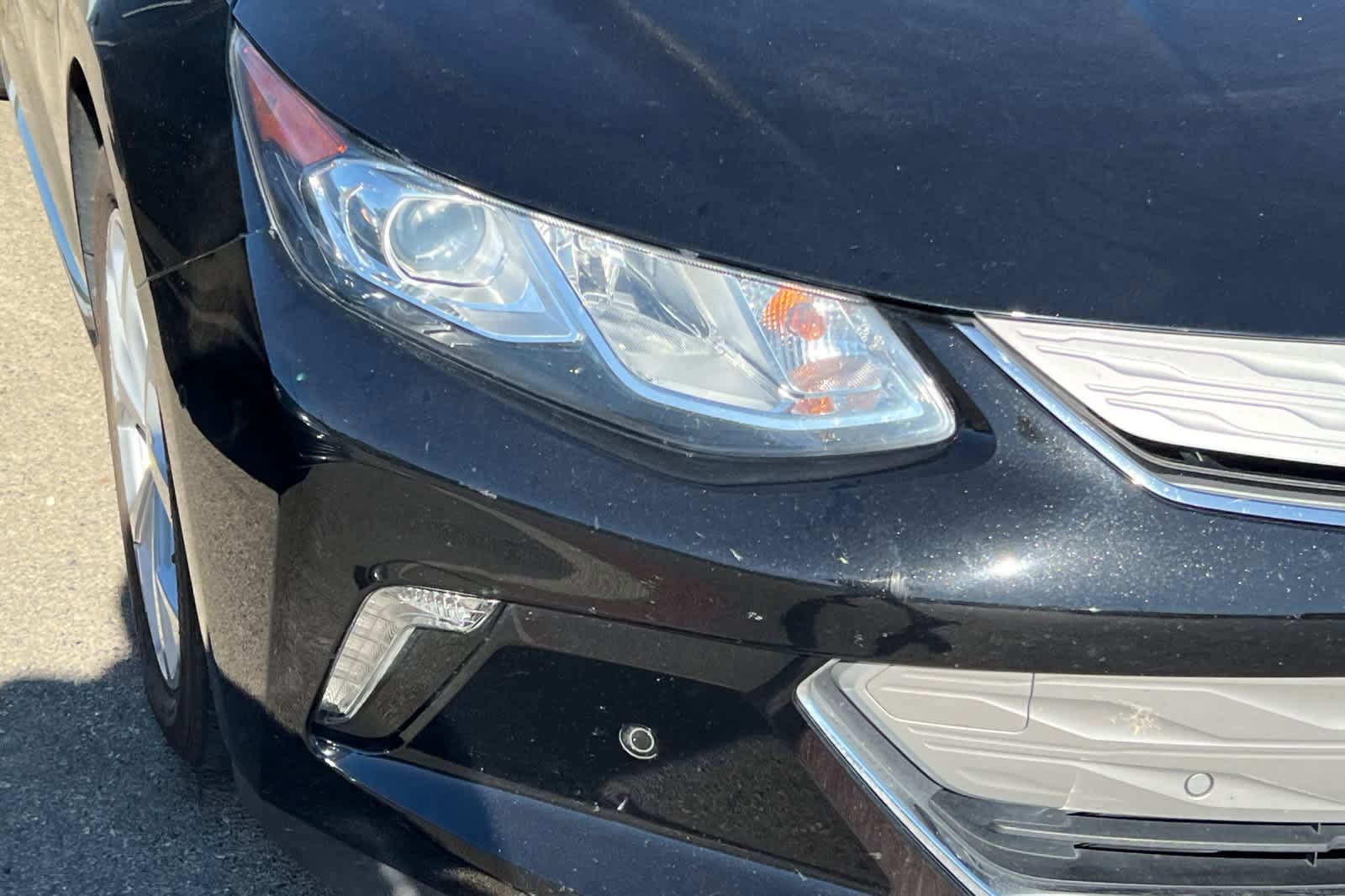 Used 2017 Chevrolet Volt Premier w/ Driver Confidence II Package FWD image 14