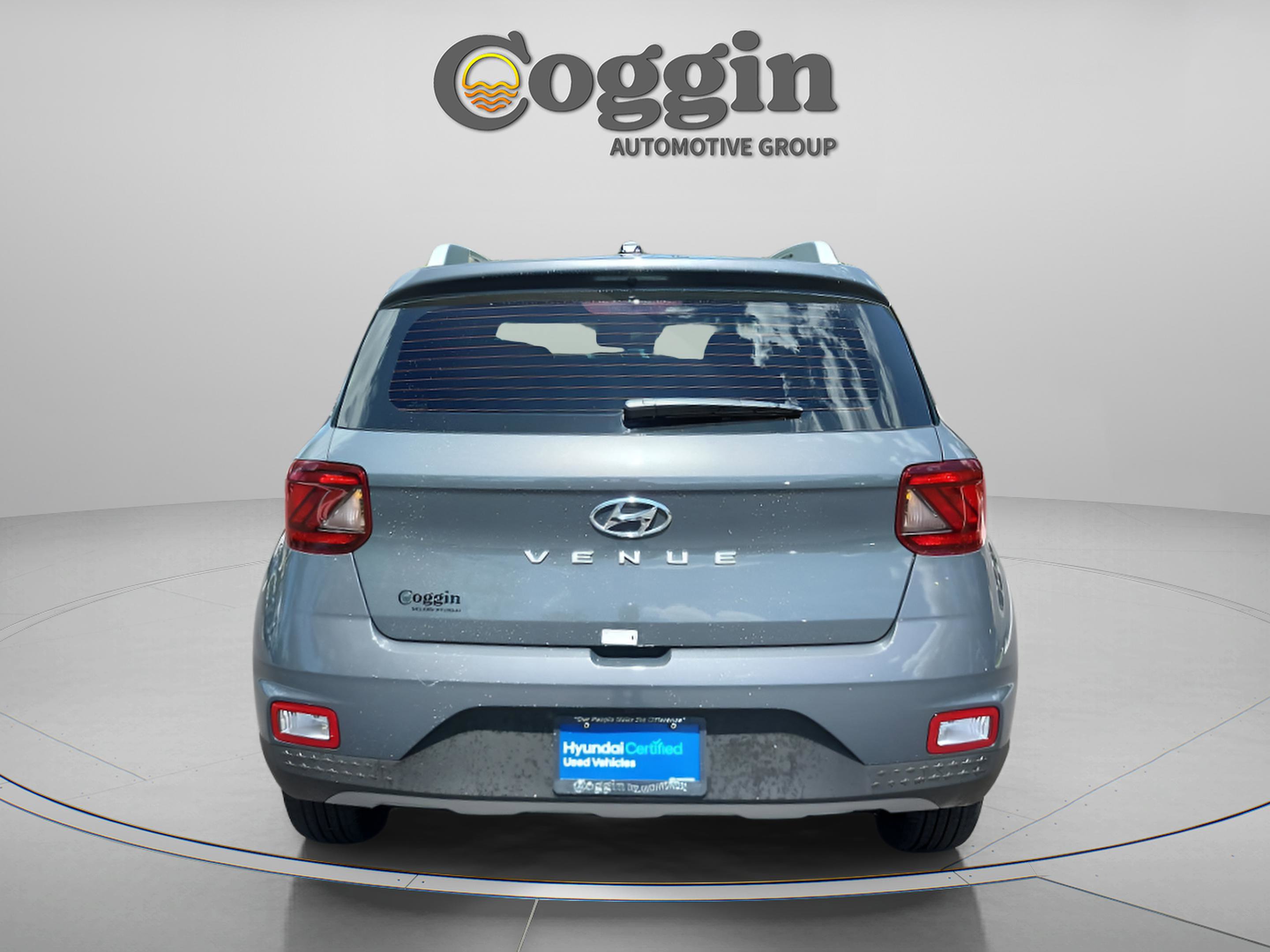 Certified 2026 Hyundai Venue SEL FWD image 4