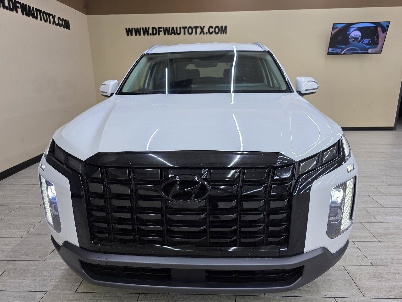 Used 2025 Hyundai Palisade SEL FWD image 3