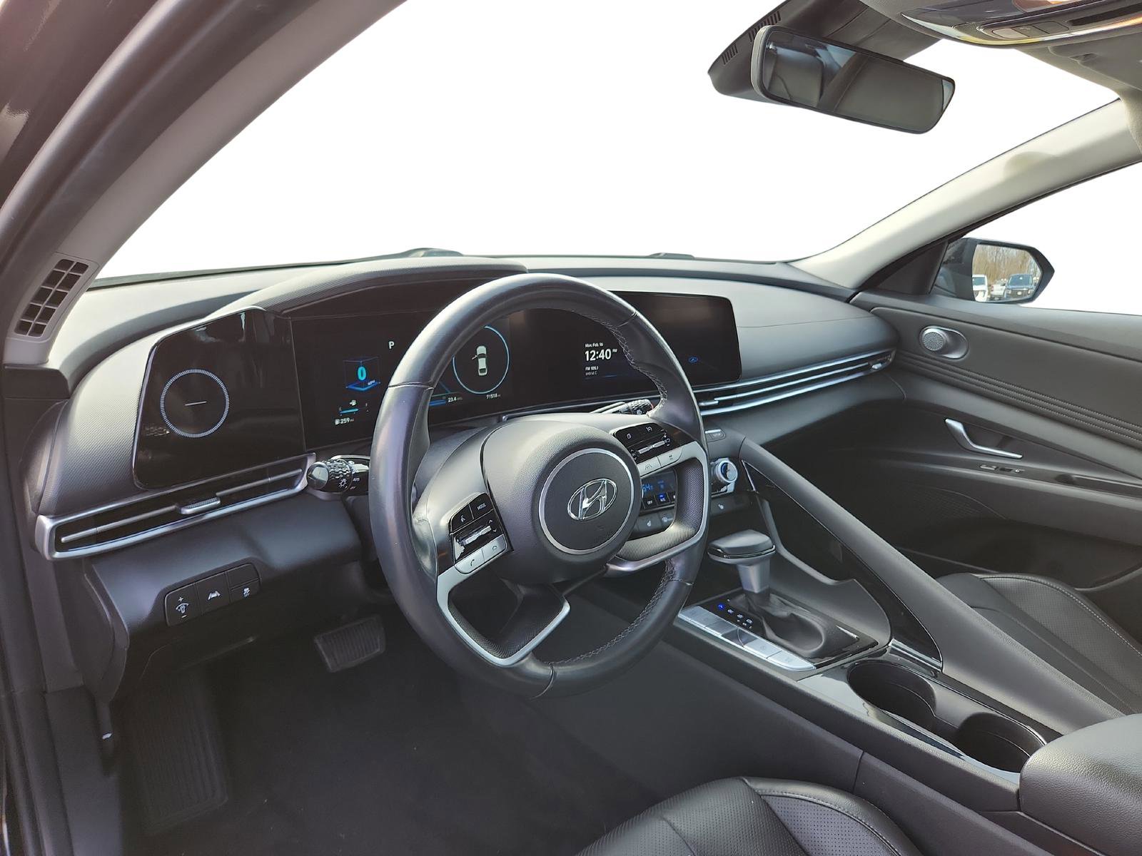 Used 2023 Hyundai Elantra Limited image 9