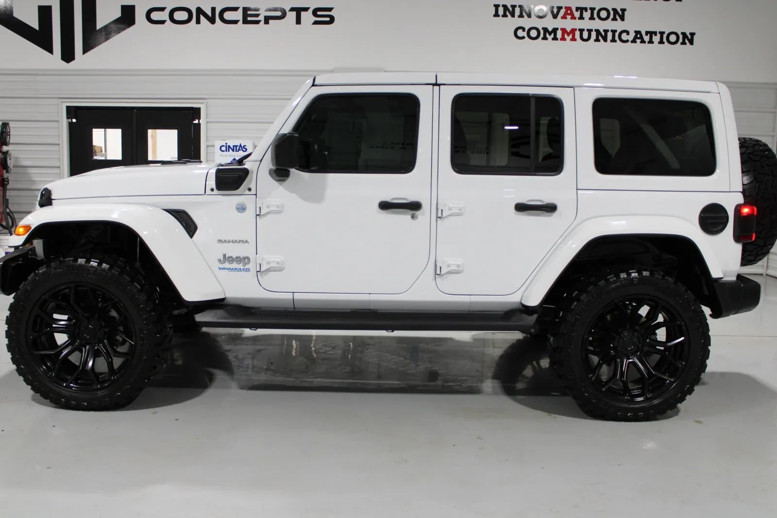 Used 2021 Jeep Wrangler Unlimited Sahara w/ Cold Weather Group image 4
