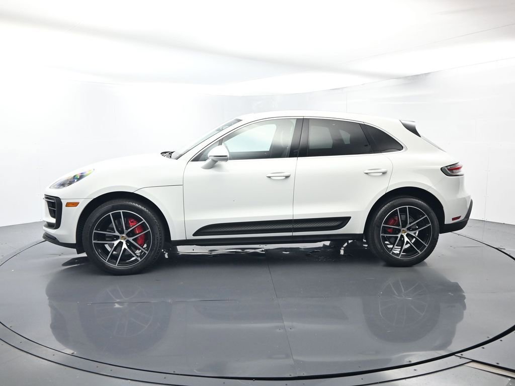 Certified 2023 Porsche Macan S AWD/4WD image 2