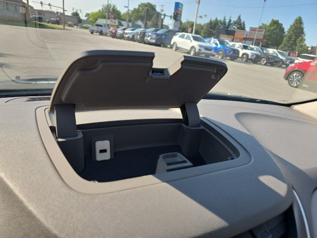 Used 2013 Chevrolet Traverse LS FWD image 22