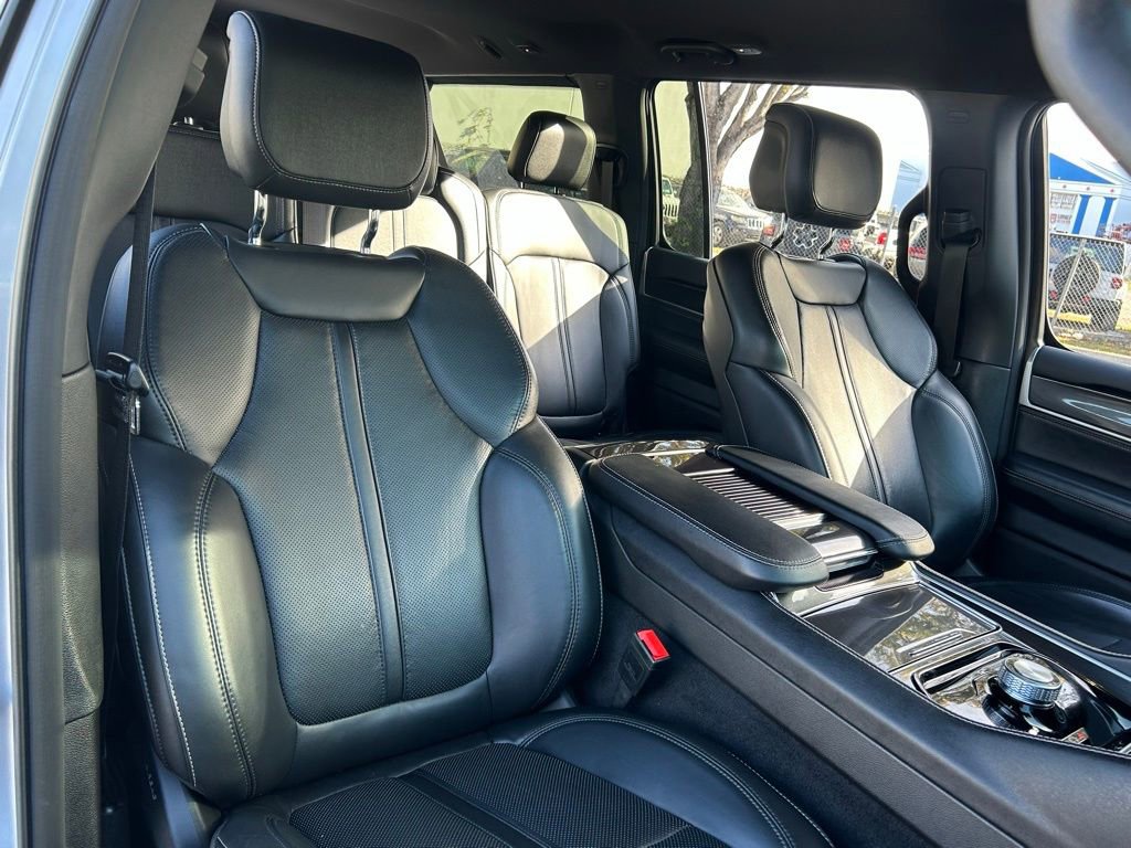 Certified 2024 Jeep Wagoneer L Base image 36