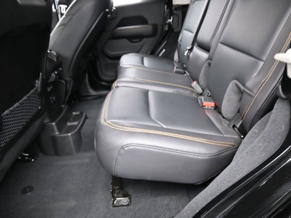 Used 2024 Jeep Wrangler Sahara image 30
