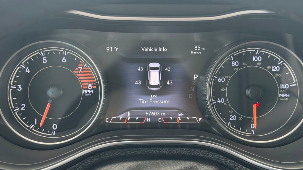 Used 2020 Jeep Cherokee Limited AWD/4WD image 31