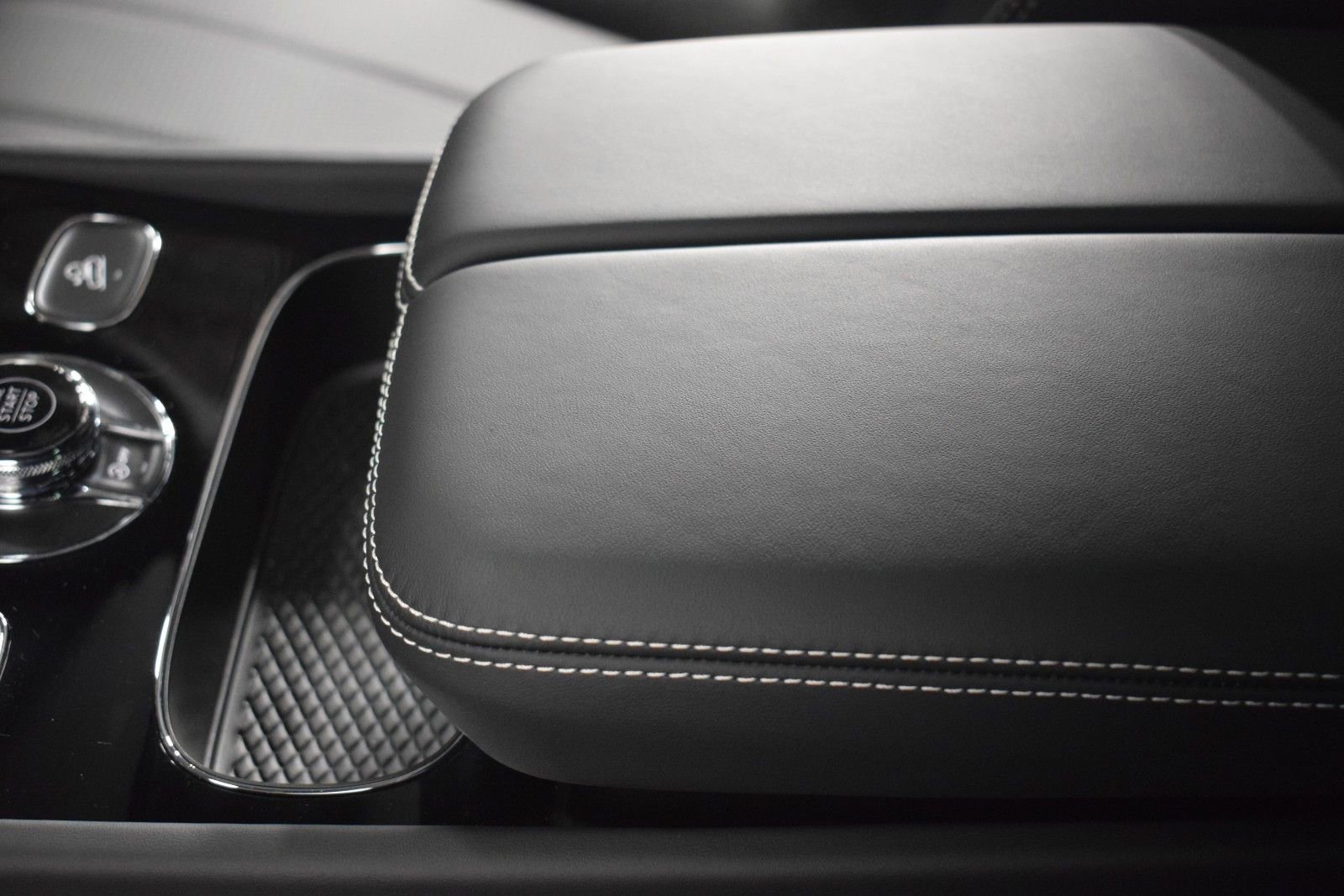 New 2024 Bentley Bentayga Extended Wheelbase image 43