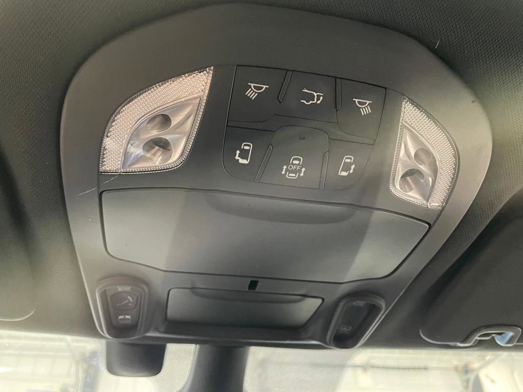 Used 2019 Chrysler Pacifica Limited w/ Advanced Safetytec Group image 38