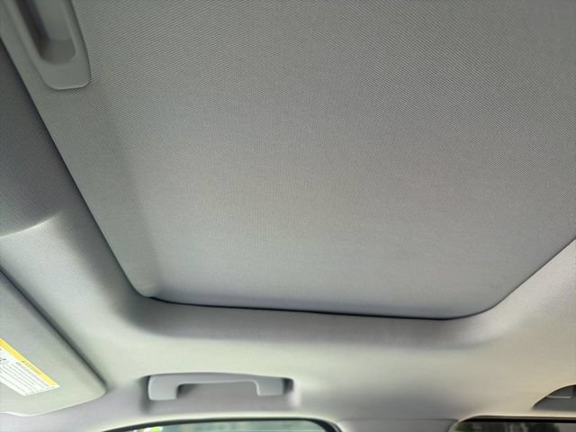 Used 2019 Chevrolet Suburban LT RWD image 2
