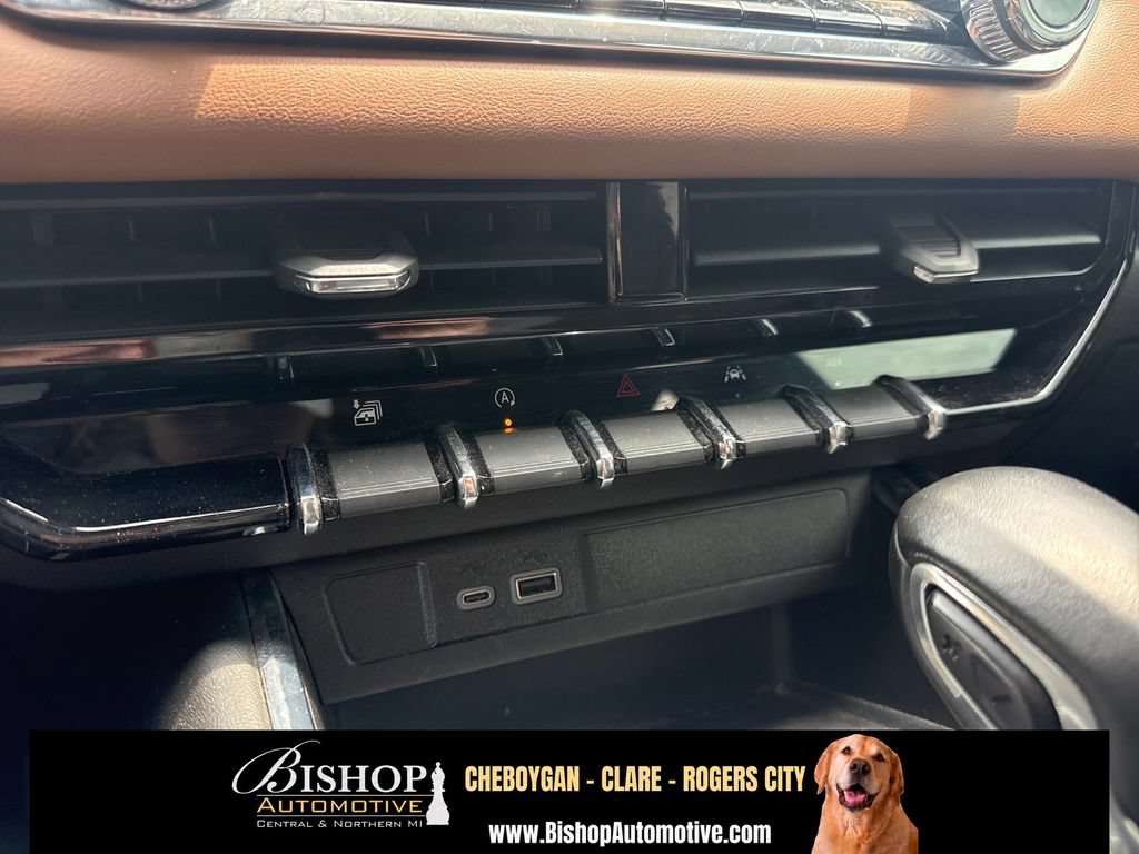 Used 2023 GMC Canyon AT4 w/ Canyon Safety Plus Package AWD/4WD image 21