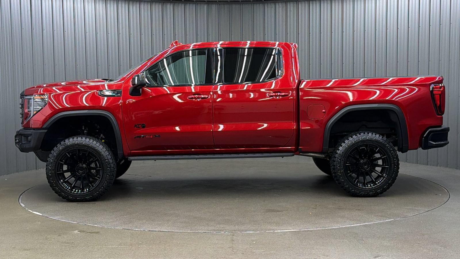 Used 2026 GMC Sierra 1500 AT4X w/ LPO, Black Badging Package AWD/4WD image 2