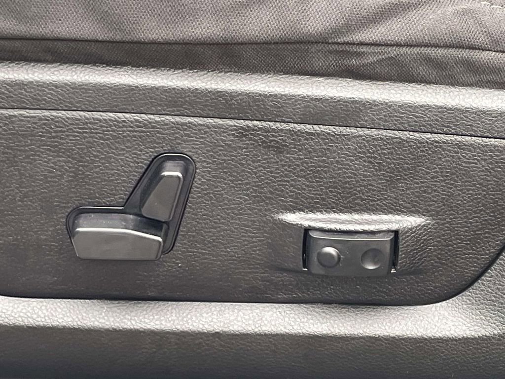 Used 2024 RAM 2500 Big Horn AWD/4WD image 18