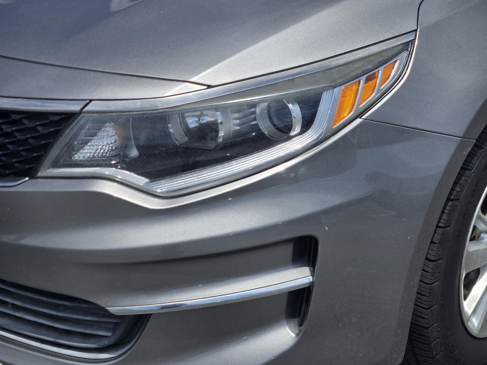 Used 2018 Kia Optima LX FWD image 9