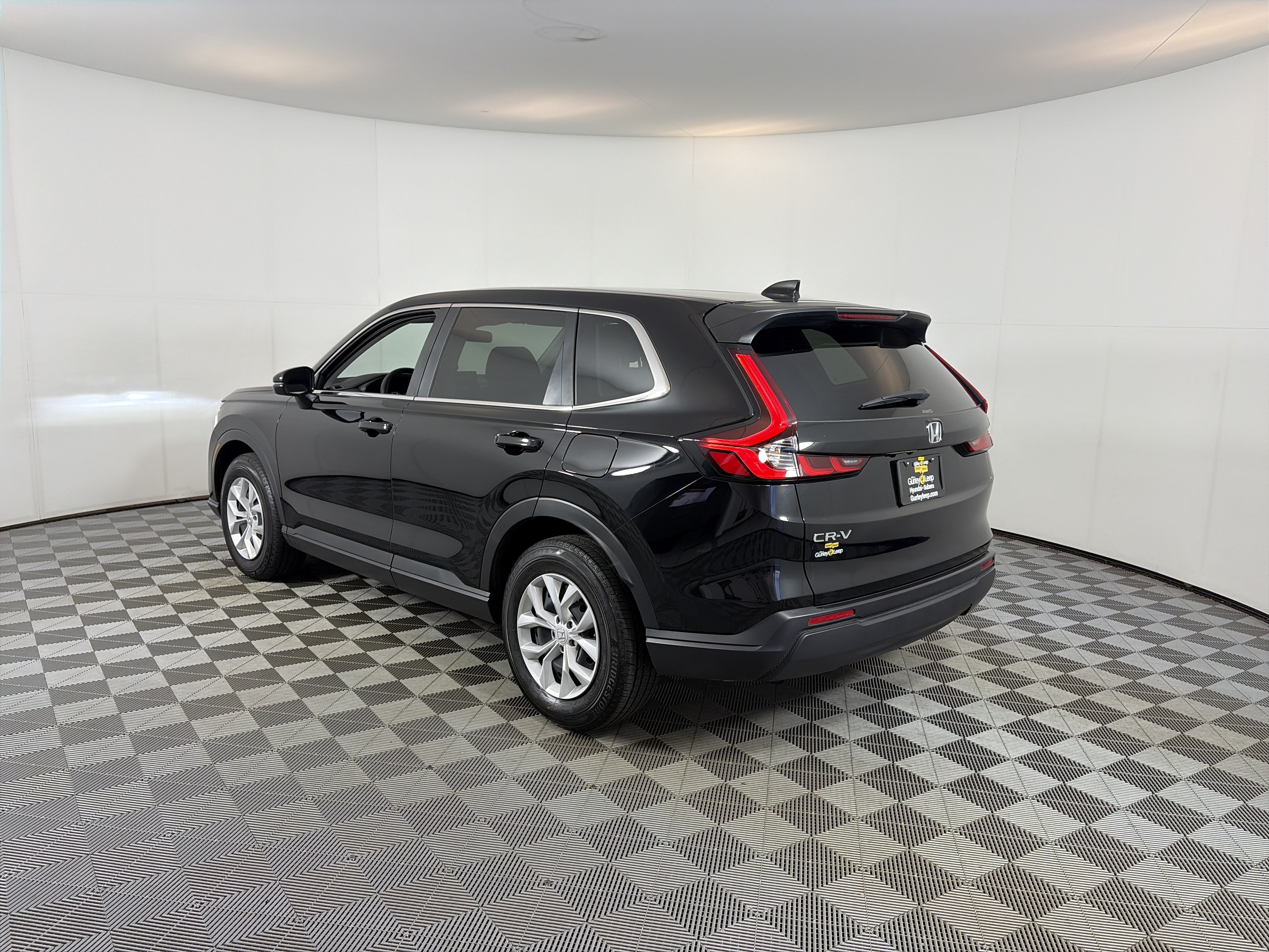 Used 2025 Honda CR-V LX image 8