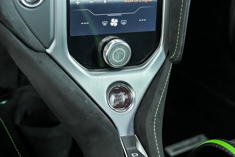 Used 2024 McLaren 750S Spider RWD image 35