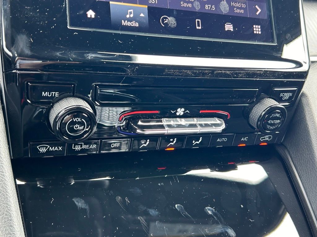 New 2024 Jeep Grand Cherokee L Laredo image 38