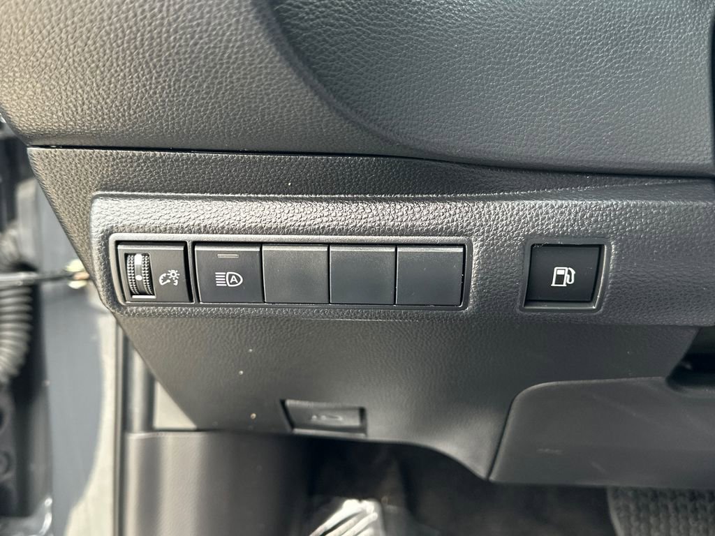 Used 2023 Toyota Corolla LE image 16