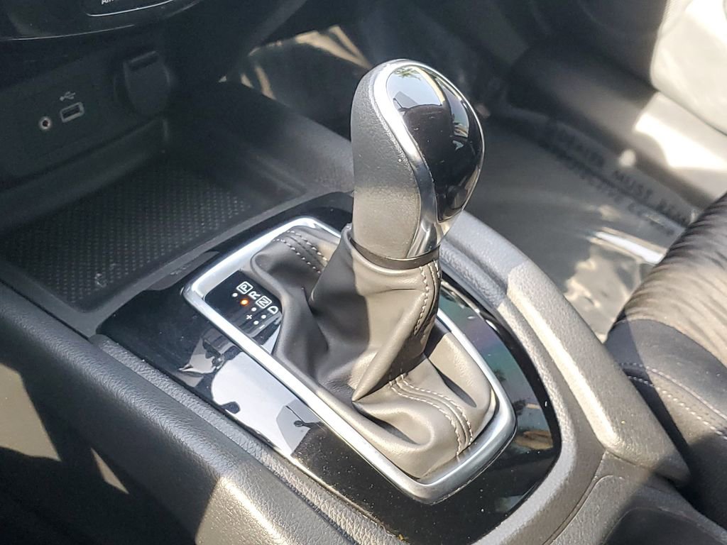 Used 2018 Nissan Rogue S image 33