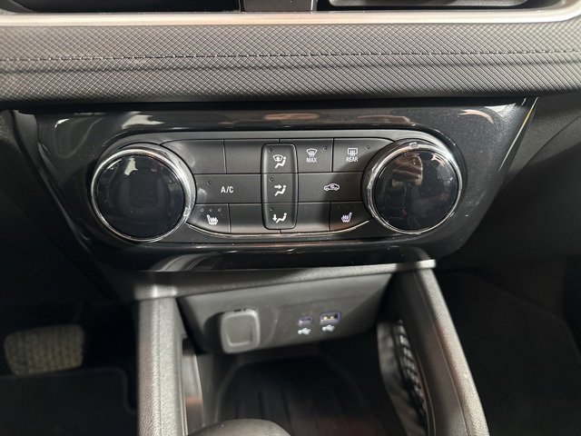 Used 2024 Chevrolet TrailBlazer LT w/ LT Cold Weather Package image 19