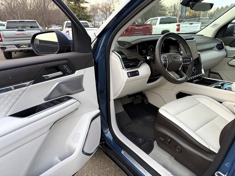 Certified 2024 GMC Acadia Denali w/ Super Cruise Package image 19