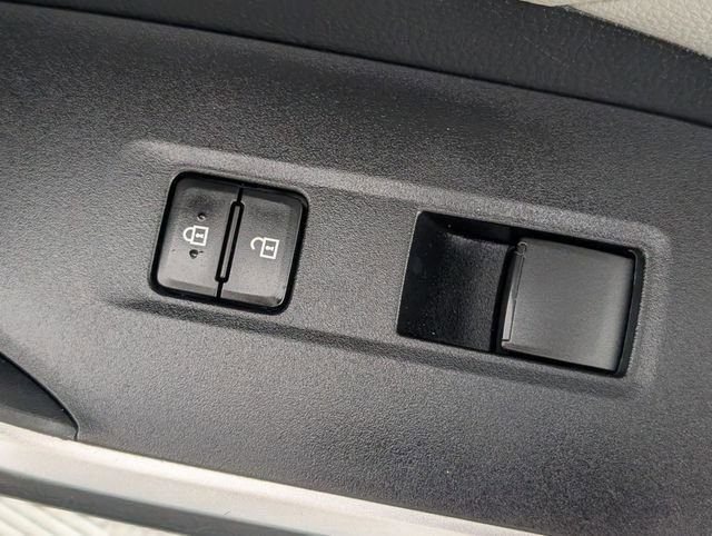 Used 2020 Toyota RAV4 XLE FWD image 32