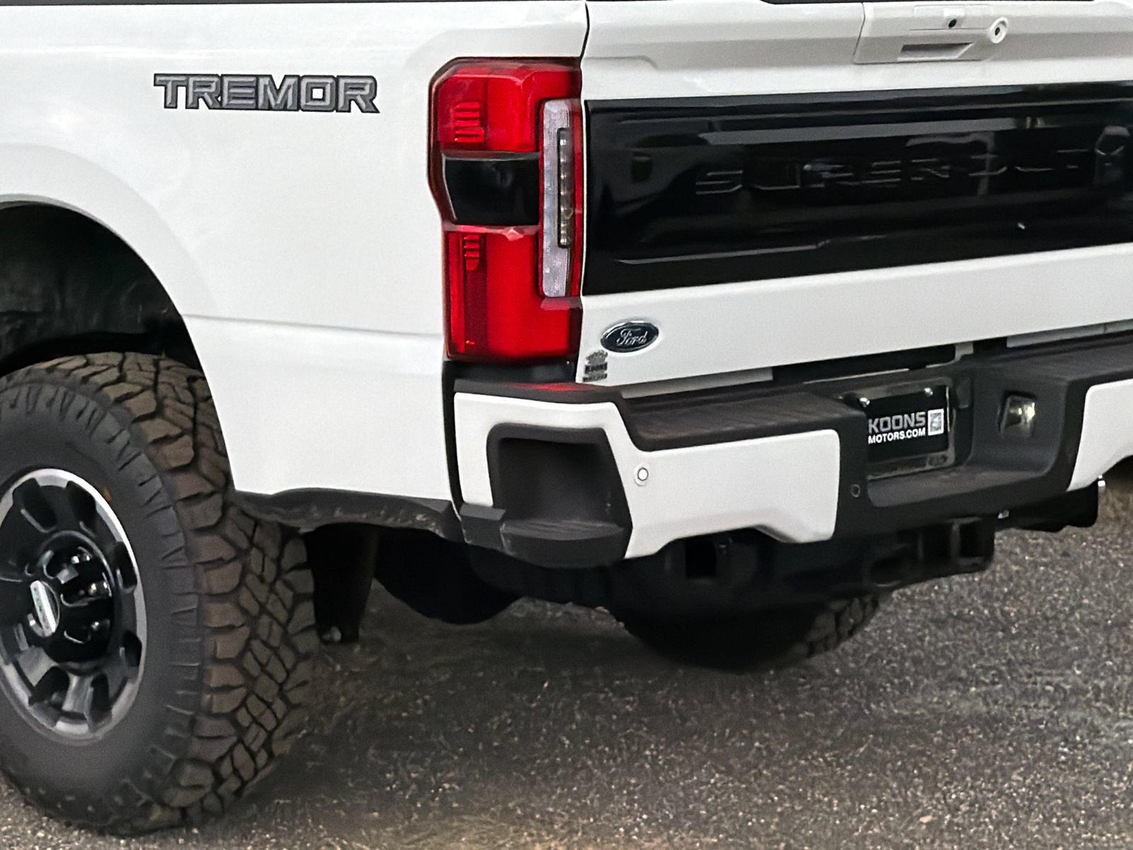 New 2026 Ford F250 Platinum w/ Tremor Off-Road Package AWD/4WD image 7