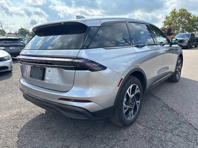 New 2026 Lincoln Nautilus Premier w/ Jet Appearance Package AWD/4WD image 8