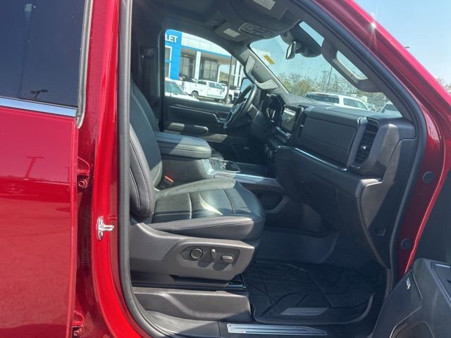 Used 2025 Chevrolet Silverado 2500 LTZ w/ LTZ Convenience Package AWD/4WD image 32