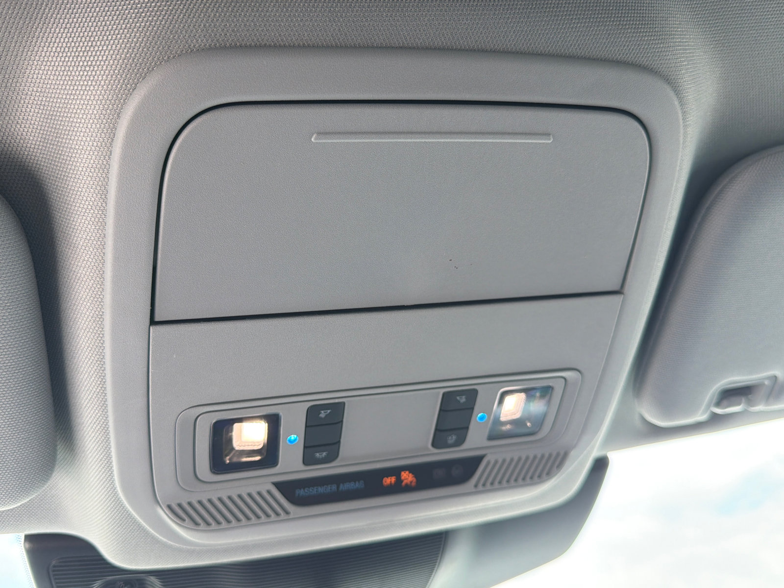 Used 2023 Ford Explorer XLT w/ Equipment Group 202A RWD image 34