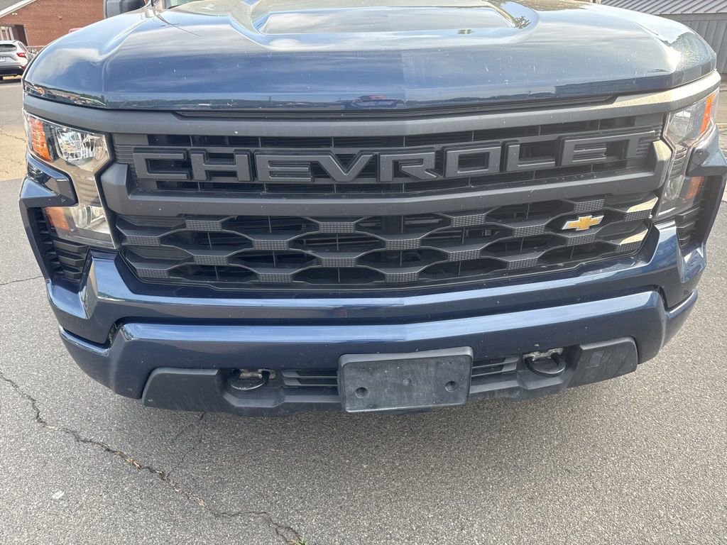 Used 2022 Chevrolet Silverado 1500 Custom RWD image 2