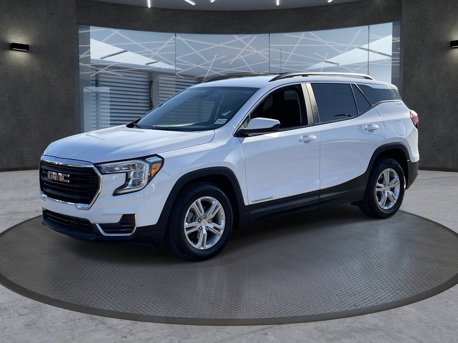 Certified 2022 GMC Terrain SLE w/ Driver Convenience Package FWD image 2