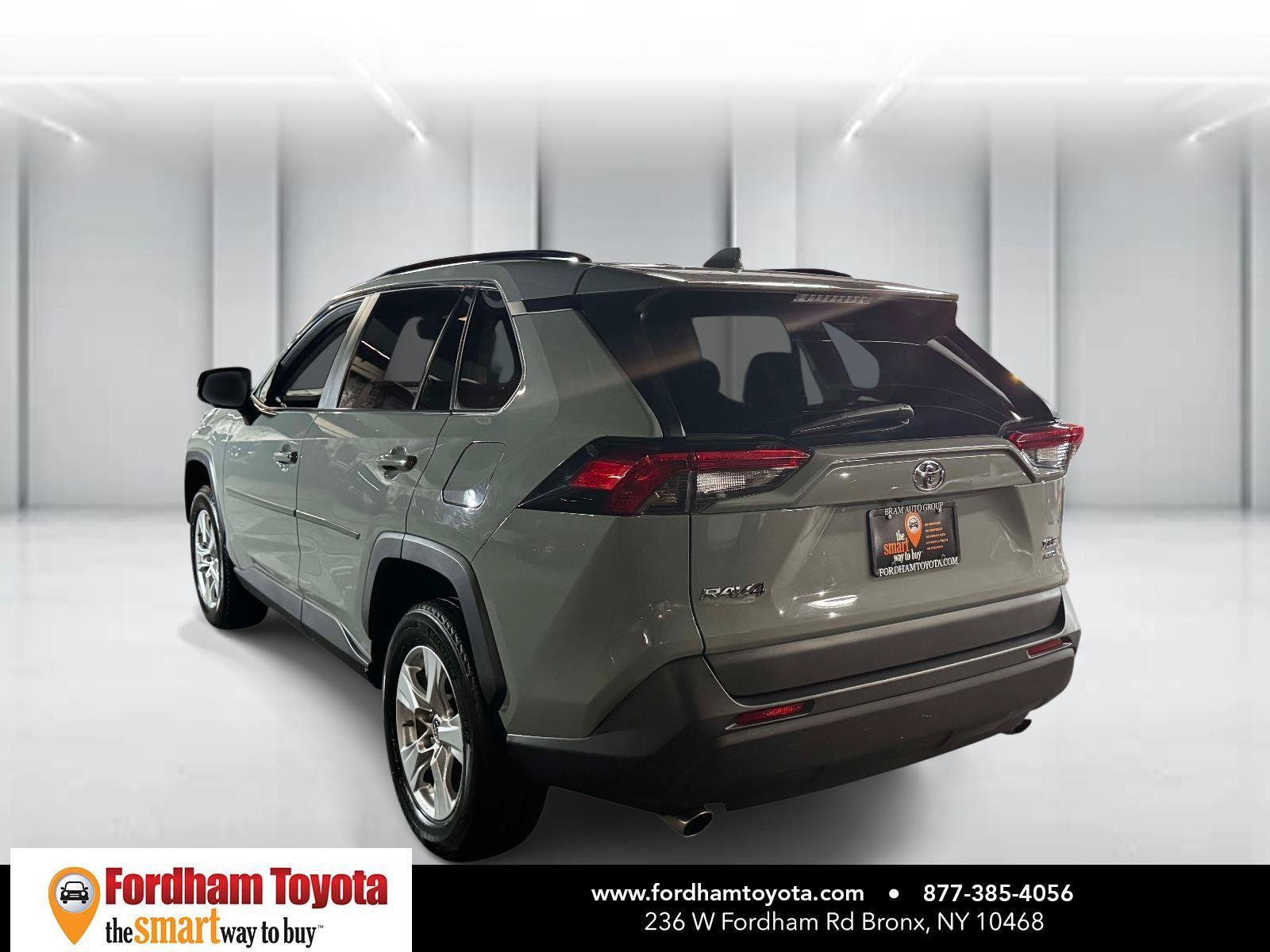 Used 2019 Toyota RAV4 XLE AWD/4WD image 5