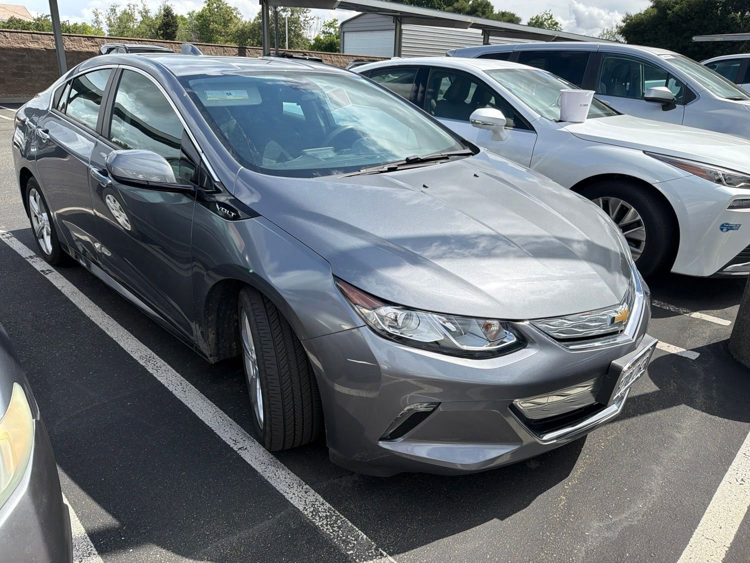 Used 2018 Chevrolet Volt LT FWD image 2