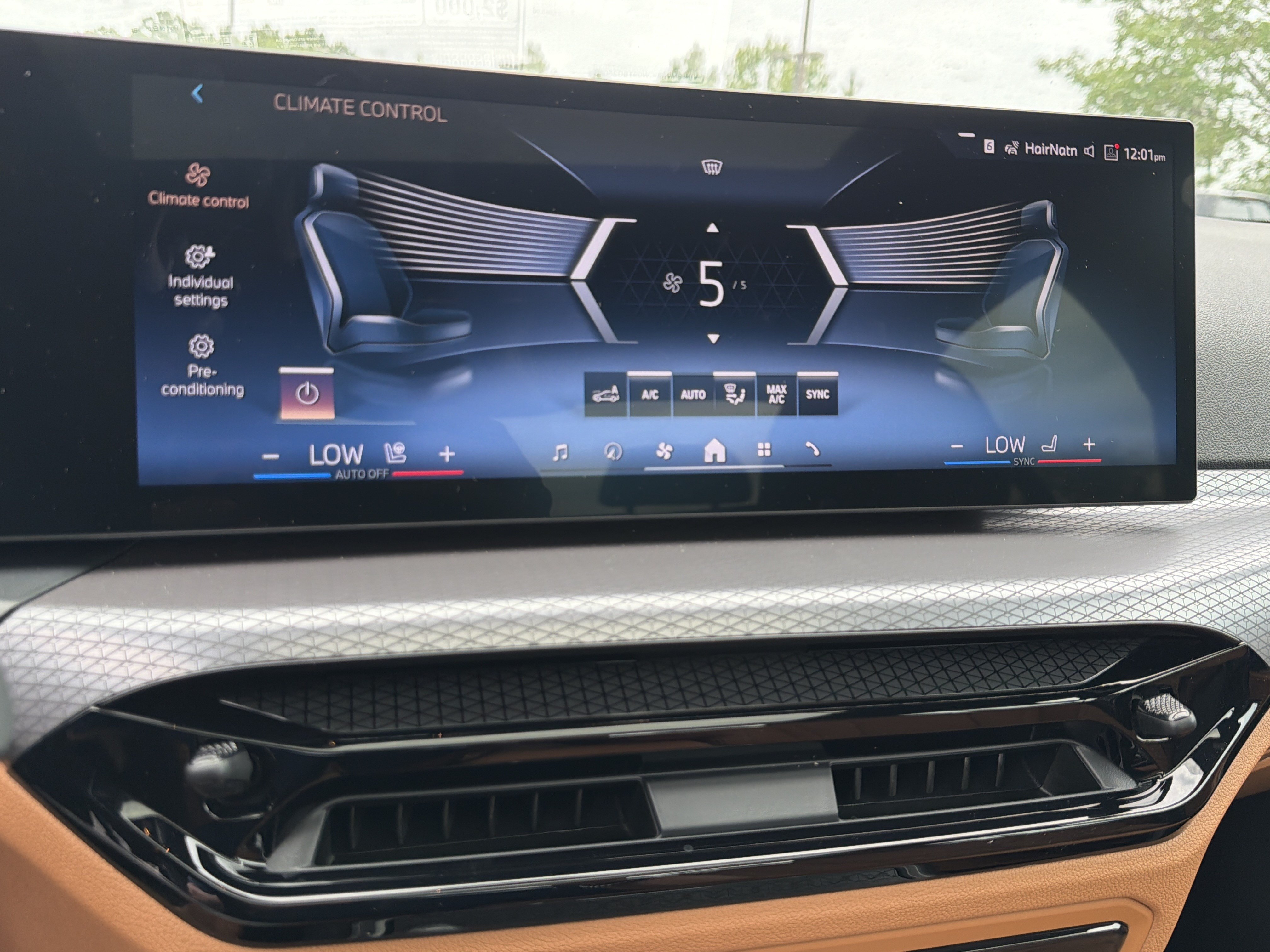 New 2026 BMW 330i Sedan w/ Convenience Package RWD image 9