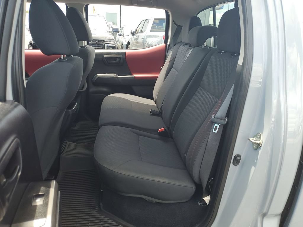 Used 2020 Toyota Tacoma SR5 RWD image 23