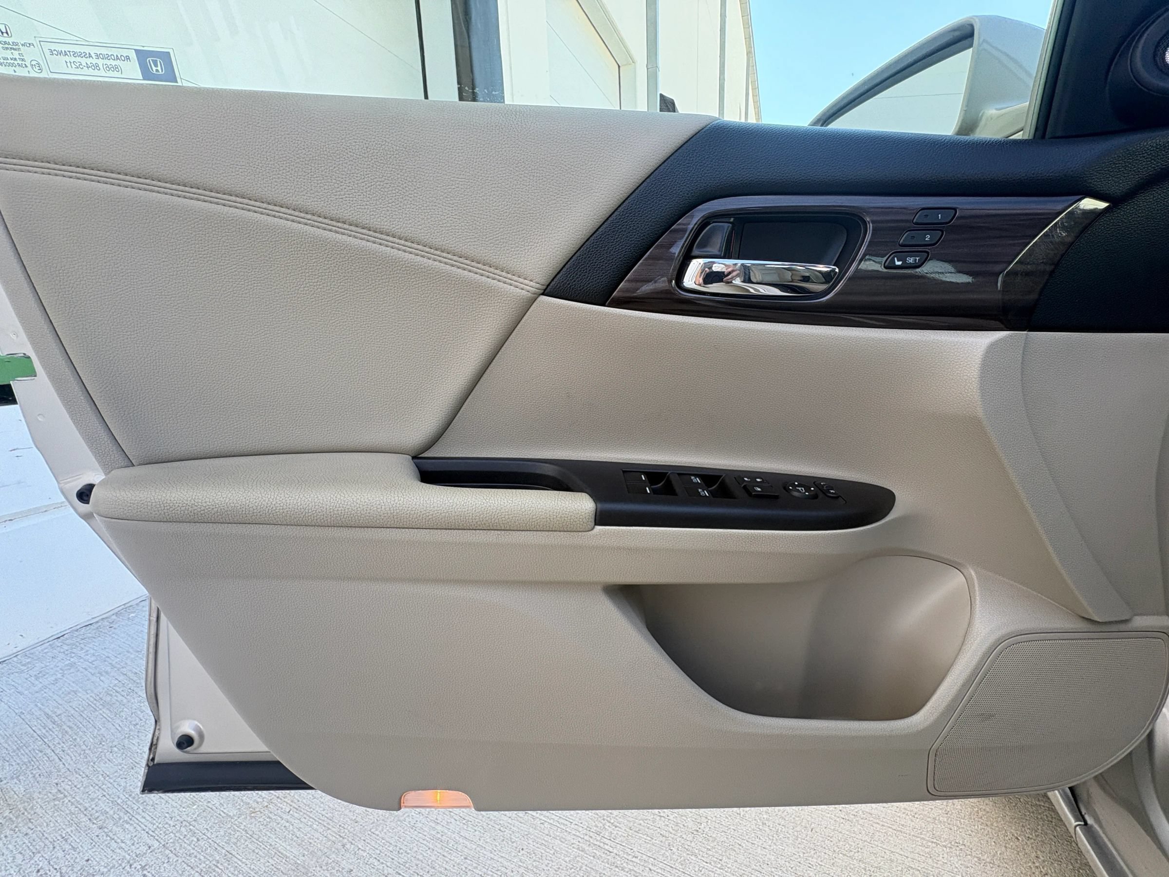 Used 2017 Honda Accord EX-L image 23