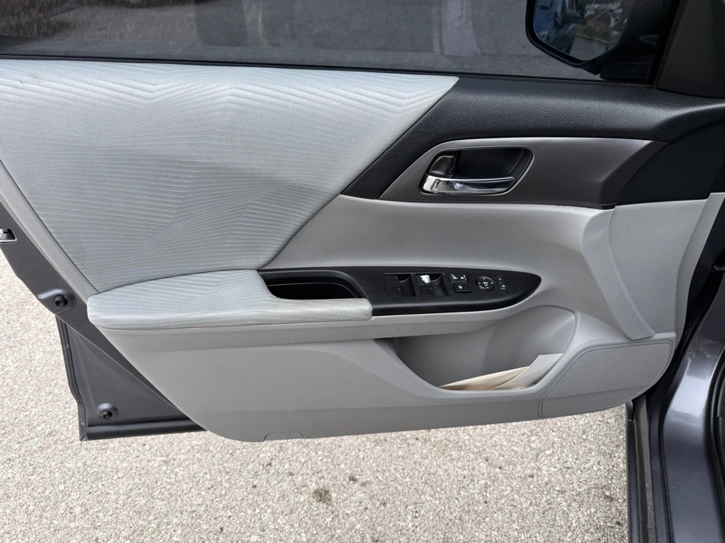 Used 2015 Honda Accord LX image 13