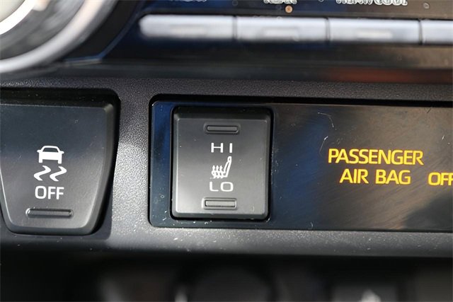 Used 2021 Toyota RAV4 XLE w/ Convenience Package image 25