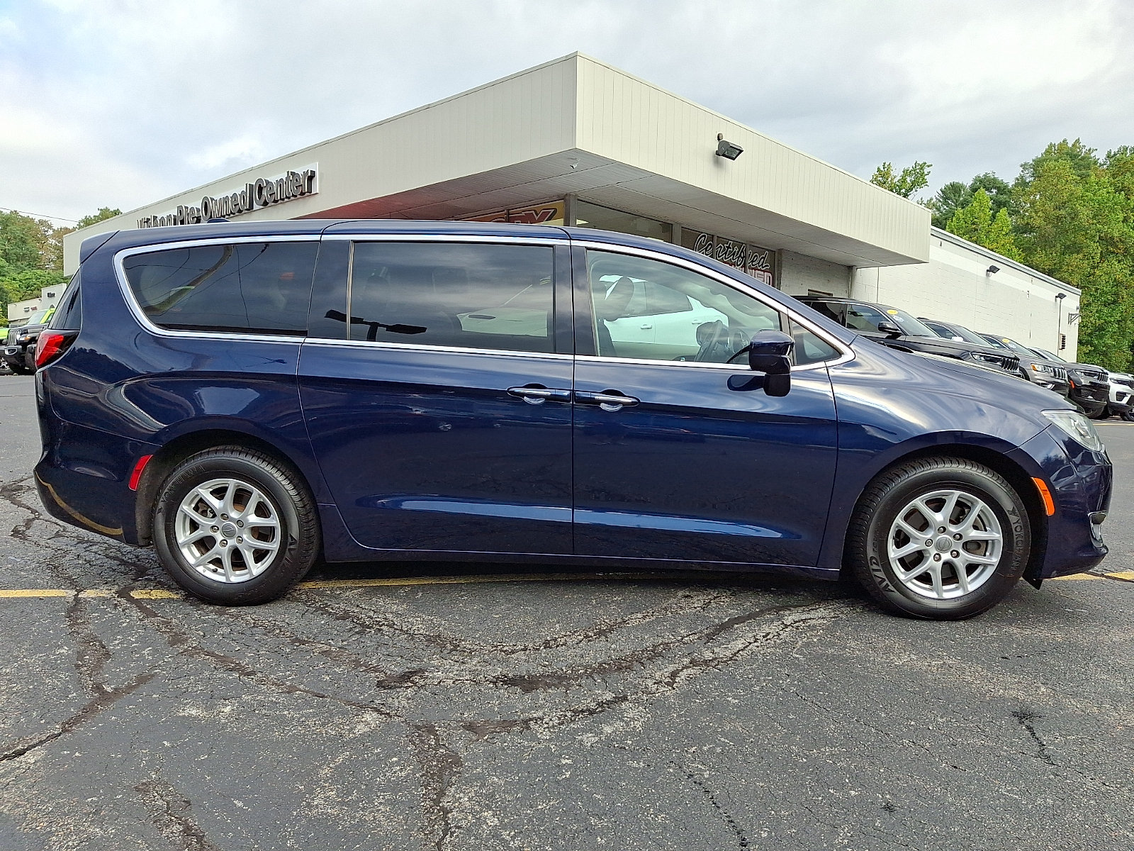 Certified 2020 Chrysler Pacifica Touring FWD image 7