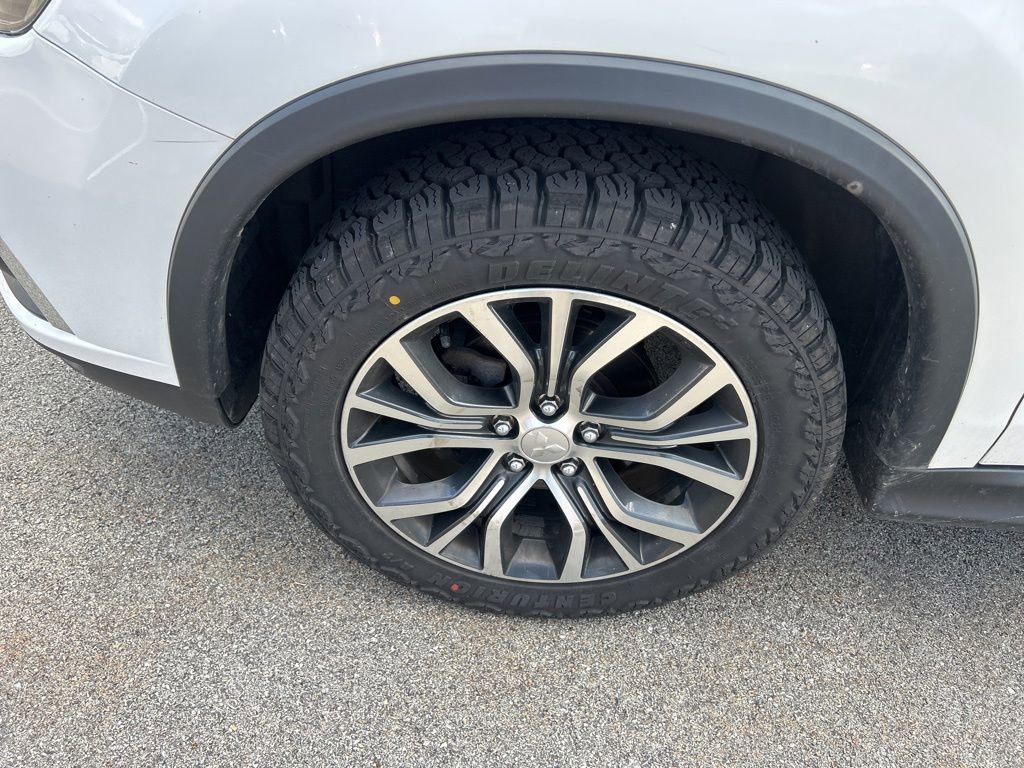 Used 2019 Mitsubishi Outlander Sport SE FWD image 9