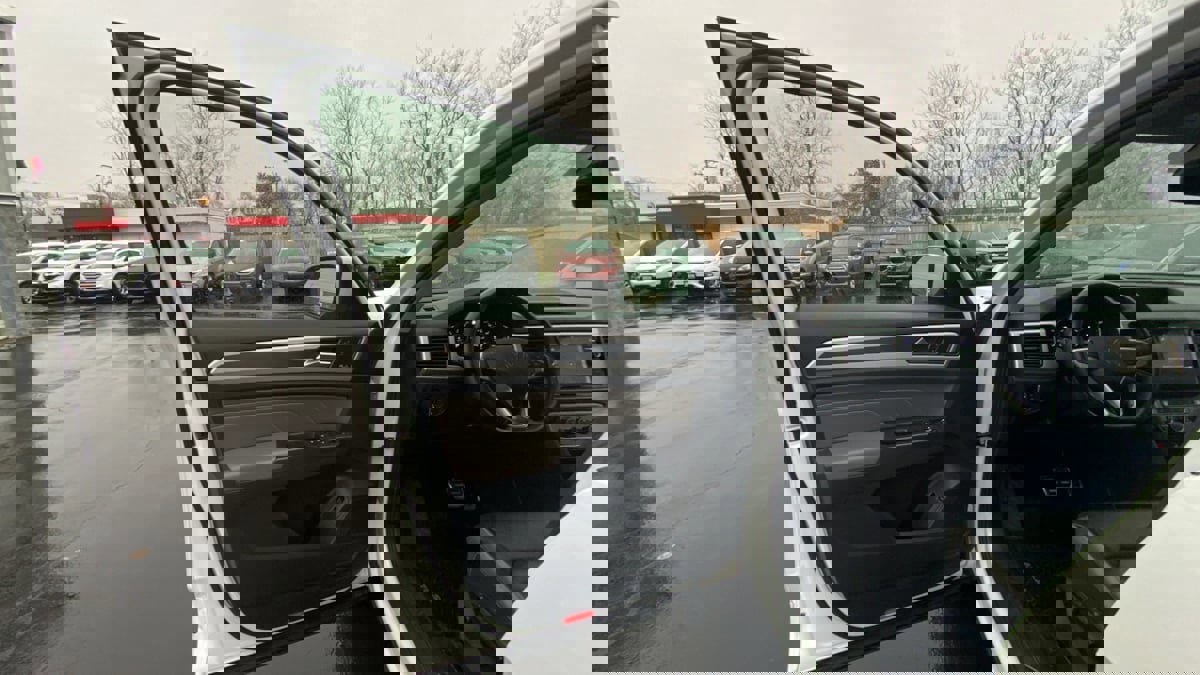 Used 2022 Volkswagen Atlas SEL Premium image 20