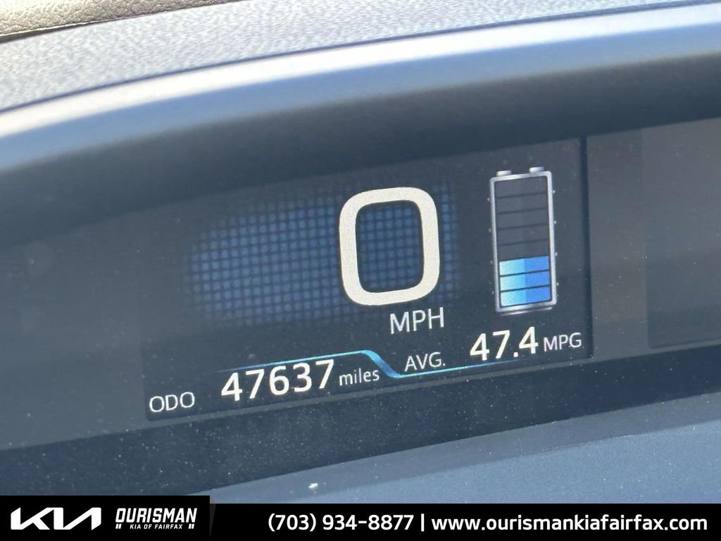 Used 2022 Toyota Prius XLE image 16