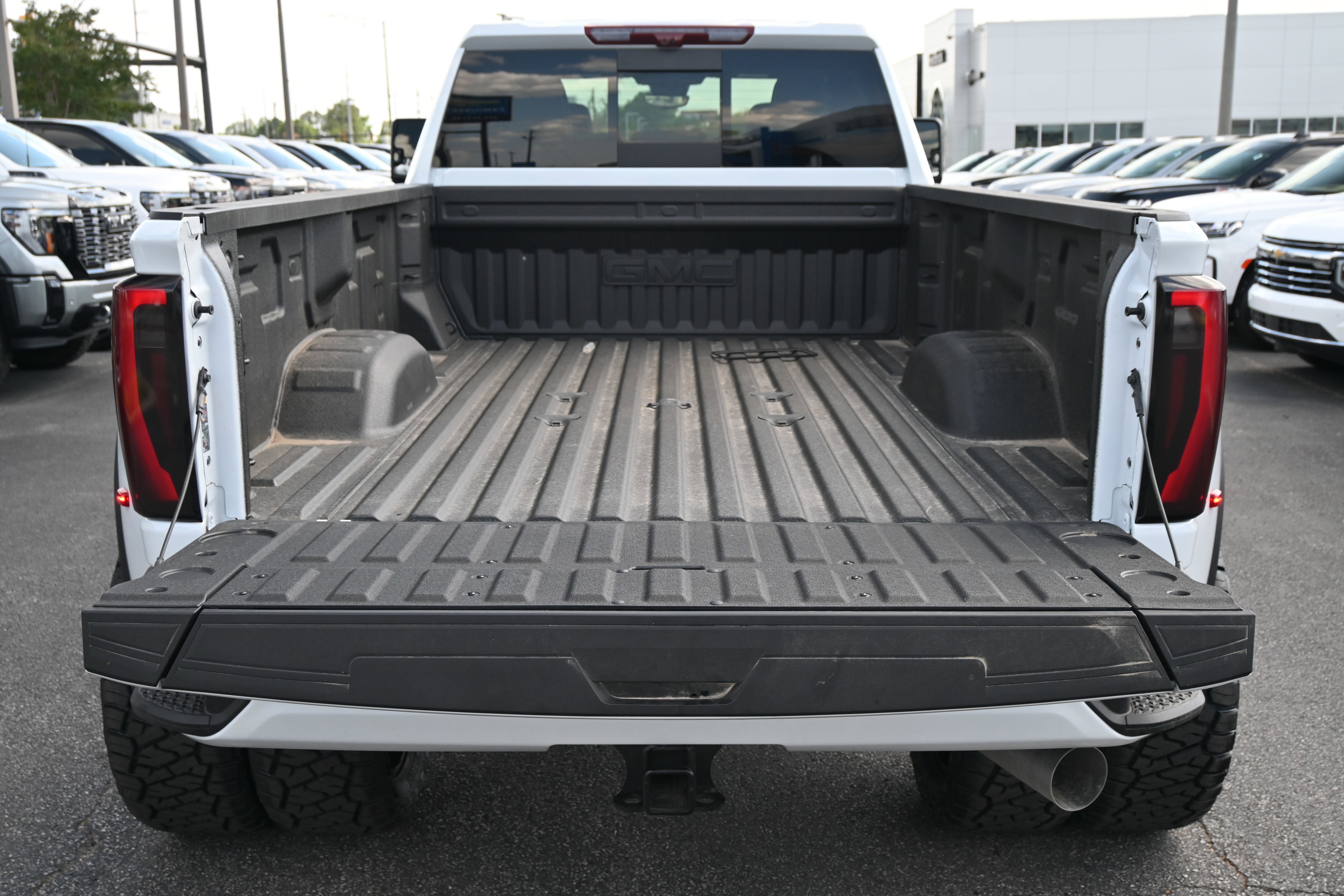 Used 2026 GMC Sierra 3500 Denali Ultimate AWD/4WD image 14