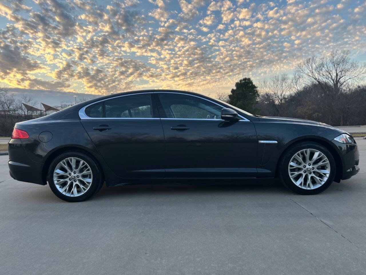 Used 2013 Jaguar XF 3.0 RWD image 5
