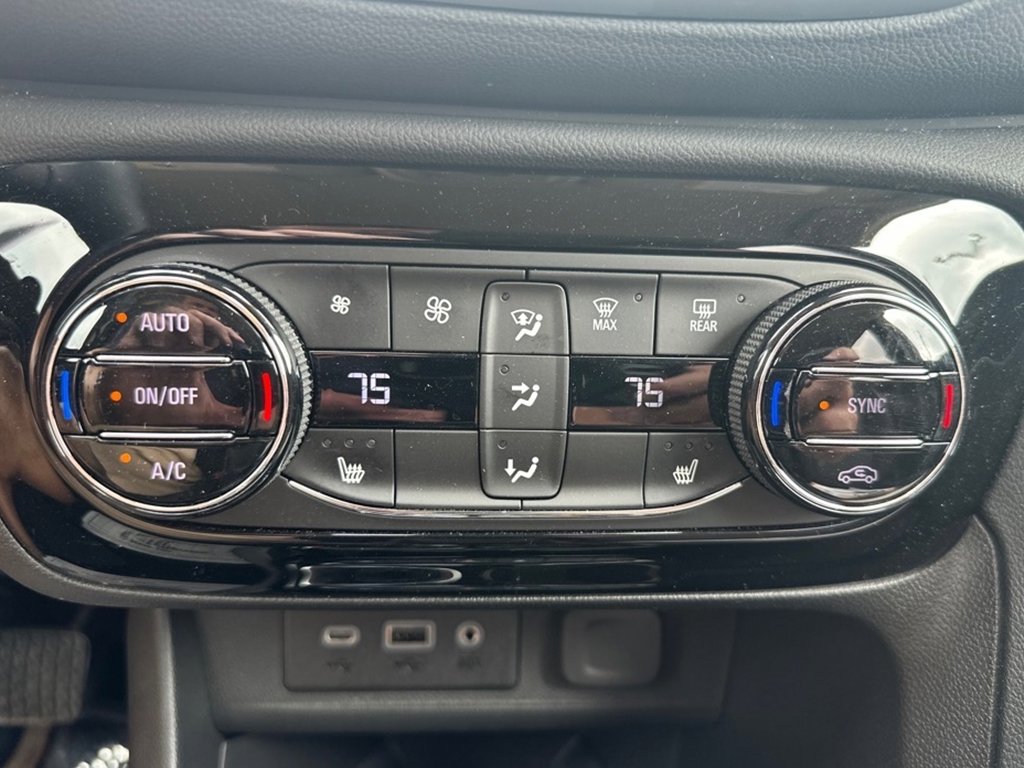 Used 2023 Buick Encore GX Select image 19