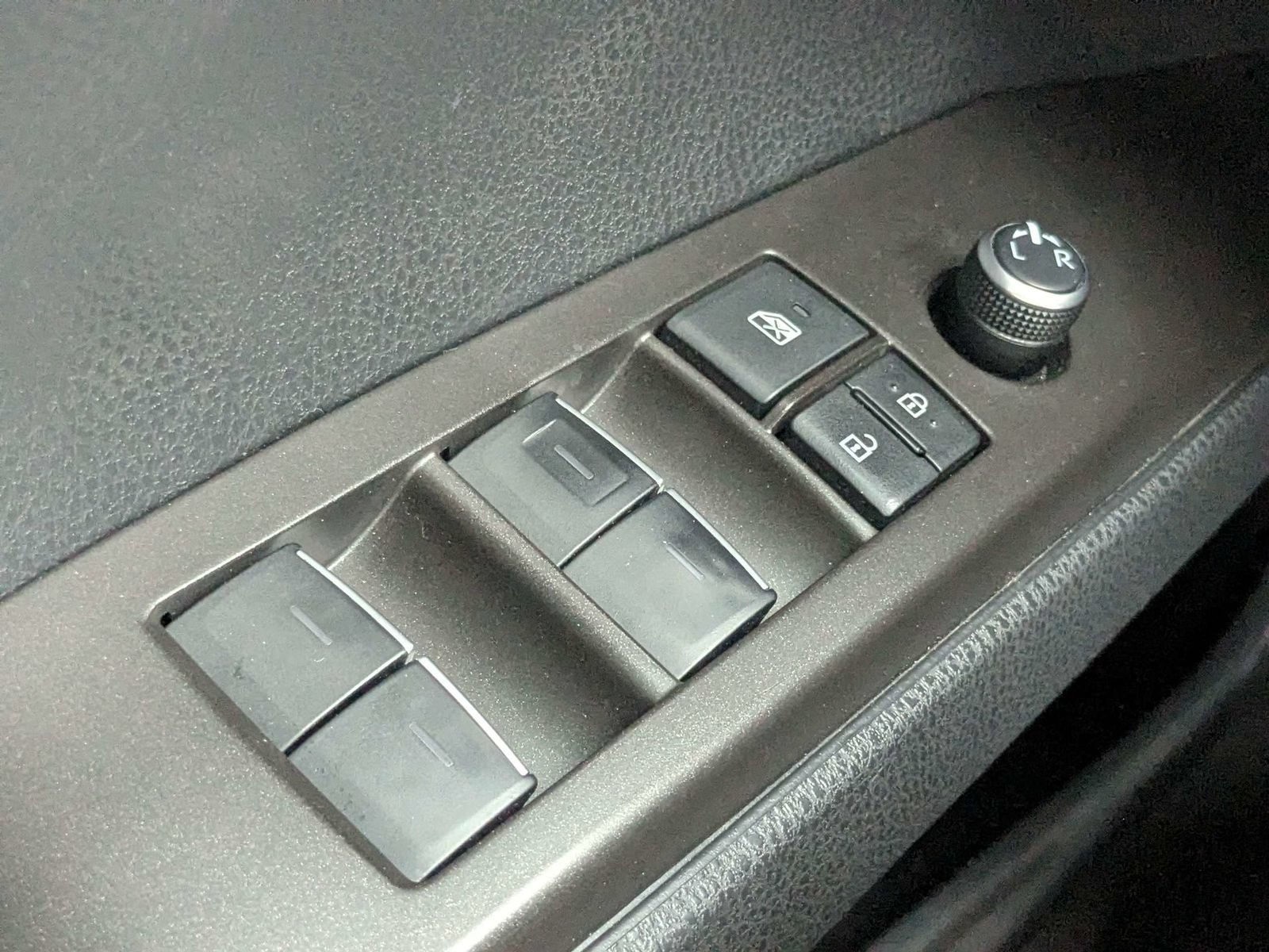 Used 2022 Toyota Camry XSE FWD image 24