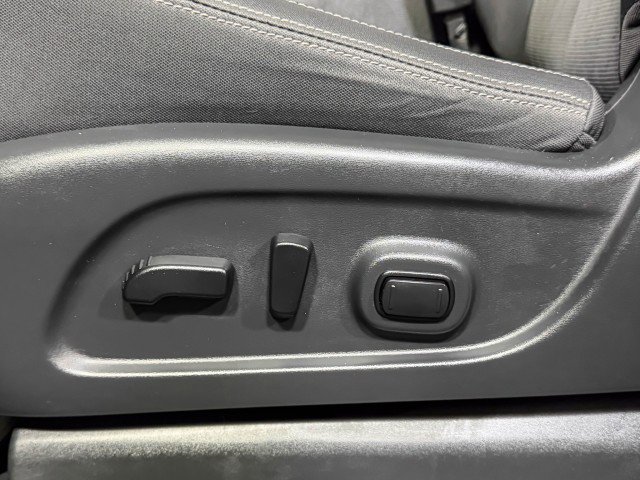 Used 2023 Nissan Titan SV w/ SV Convenience Package image 29